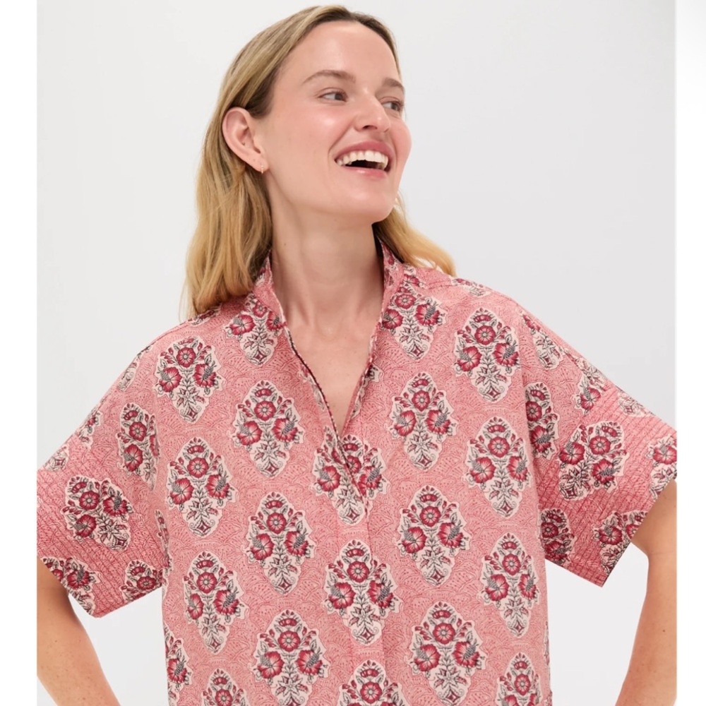Women's Pink Printed Short-Sleeve V-Neck Top